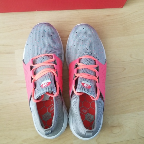 🆕️ Girls New Balance - Picture 2 of 8